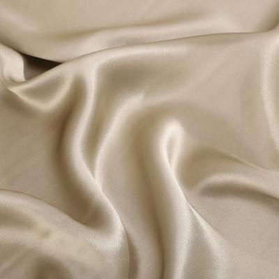 China Factory Price Low MOQ 16MM 114CM Width Soft 100% Silk Mulberry Silk Clothing Organic Charmeuse Fabric for sale