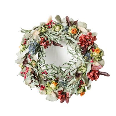 China Real and natural flower decoration sample dry christmas weave lobular boxwood garlands decoration for sale