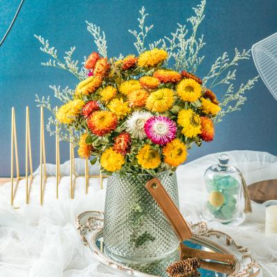 China 2021 Yunnan Hot Selling Cheap Dried Flower Beautiful Colorful Free Sample Strawflower For Wedding Decoration for sale