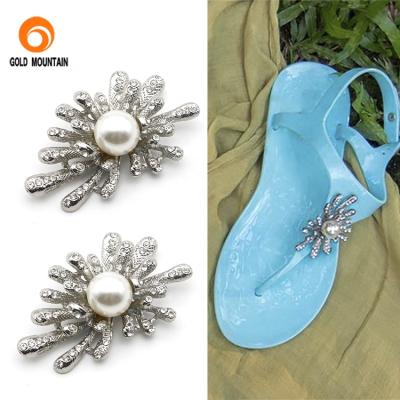 China Zinc Alloy Shoe Buckle Shoe Charm DIY Fashion Screw And Buckle Shoe Lady Sandal Shoe Accessory for sale