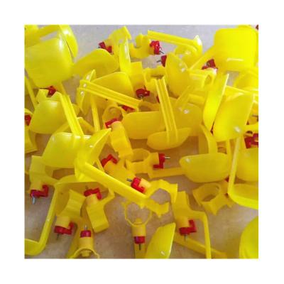 China Chicken drinking water equipment automatic poultry Chicken Nipple Drinker drip cup drinkers in Kenya zu verkaufen