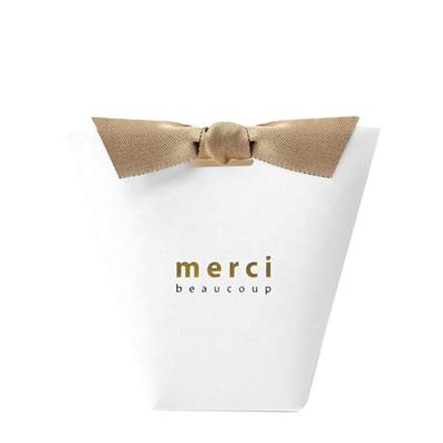 China Recycled Materials Valentine's Day Business Gift Bag Bow Bucket Shape Small Candy Bag for sale