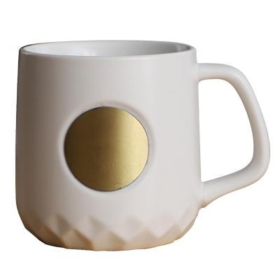 China Sustainable High Quality Hot Selling Customized Ceramic Mug With Accessories Mug for sale