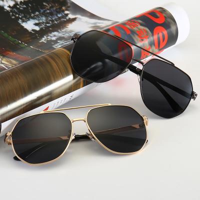 China 2022 High Quality New Arrivals Style Metal Frame Men's Sunglasses Fashion Polarized Sunglasses Fishing Lenses for sale