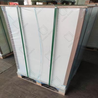 China Natural White Uncoated Offset Printing Paper In Roll Or Sheet 50-180gsm for sale