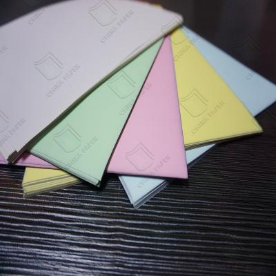 China 500 Sheet Per Pack Carbonless Paper Wood Pulp CB/CFB/CF Type Blue / Black / No Perforation for sale