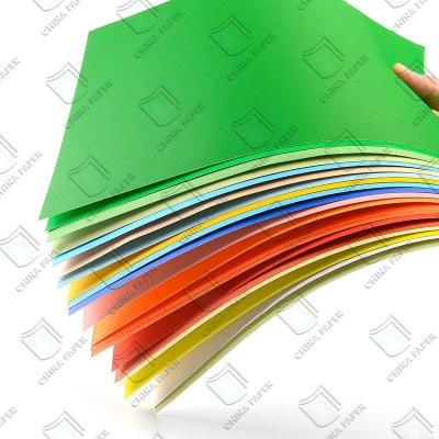 Chine Beau papier de couleur offset de qualité avec emballage en vrac pour couper différentes tailles à vendre