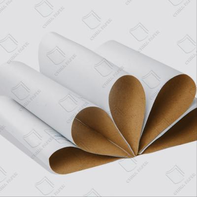 China Bom Preço Testliner Branco Suave 170gm White Kraft Liner Board Para Caixas de Embalagem à venda