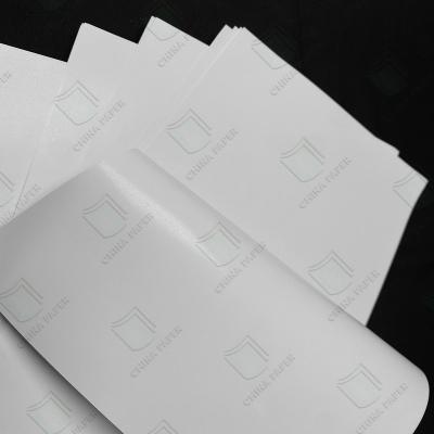 China Umweltfreundlich 115gm weißes, glänzend beschichtetes Papier / C1S Kunstpapier C2s Kunstpapier Couch zu verkaufen