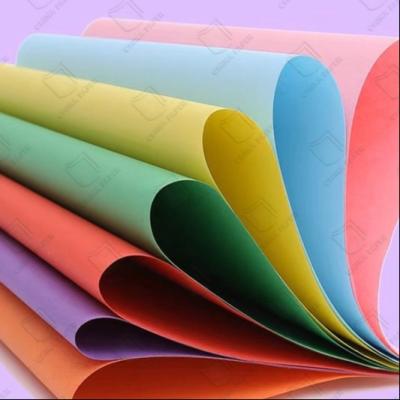 China 787*1092mm 70g a 300g de papel de color verde rosa fluorescente con excelente capacidad de ejecución y consistencia en venta