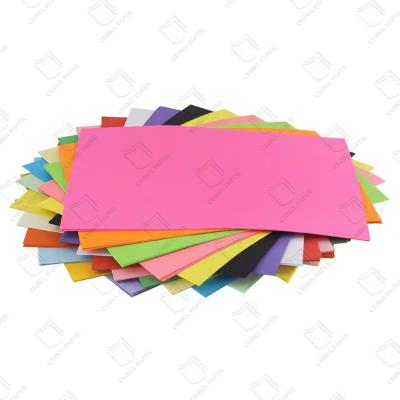 Chine 75 gm papier de couleur 160 gm feuilles de carton de couleur Tailles de rouleau proposées pour des applications flexibles à vendre