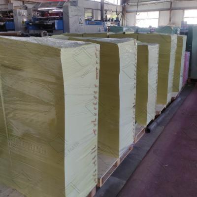 Chine Papier sans carbone à séchage rapide CB 70gm 620mm*890mm Pour les bureaux à rythme rapide à vendre