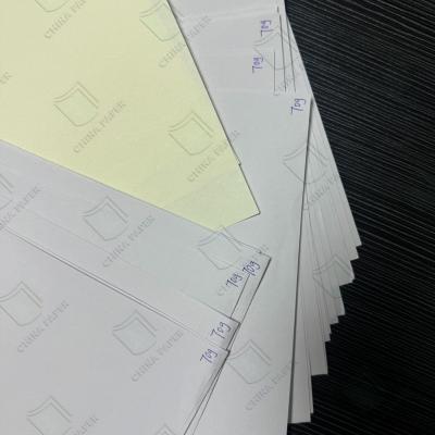 Chine 70 g et 80 g de papier offset sans bois/papier de liaison utilisé pour l'impression de livres et de carnets à vendre