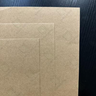 China Papel kraft sin recubrimiento de 65 gsm a 150 gsm de calidad alimentaria para cajas y bolsas de embalaje de alimentos. en venta