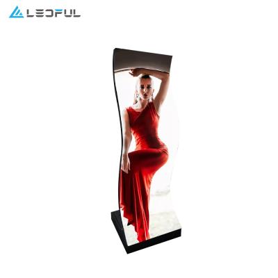 China INDOOR AND OUTDOOR 16x32 Full Color Flexible Led Display Screen Soft Module Cylindrical Led Display for sale