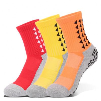 China Fashion Breathable Wholesale OEM Custom Design Popular Logo Sporty Unisex Crew Socks for sale