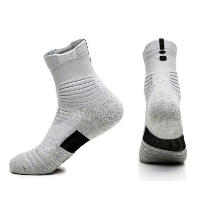 China Wholesale Breathable Anti-slip Comfortable Product Long Grip Sports Socks for sale