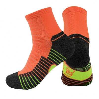 China Cheap Breathable Anti Slip Breathable Running Anti Slip Basketball Tube Sport Socks for sale