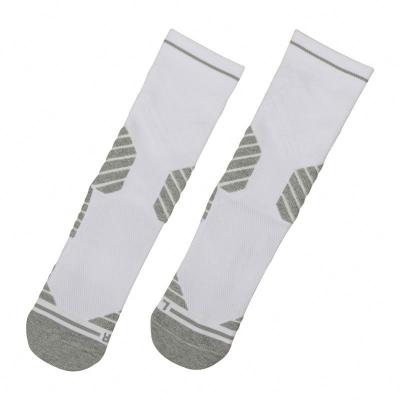 China Non Slip Breathable Soccer Knocks Men's Football Knocks Professional Basketball Gripper Anti Slip Sports Soccer Socks for sale