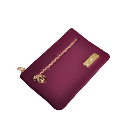 China Fashion Burgundy Customized Neoprene Pouch Cosmetic Pouch Make Up Bags Neoprene Interior With Card Pocket for sale