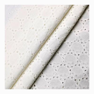 China New Breathable White Cotton Embroidered Fabric Cotton Eyelet Fabric For Dress for sale