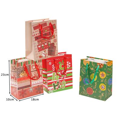 China Recyclable Manufacturers Favor Series High Quality Christmas Surprise Gift Portable Paper Bags for sale