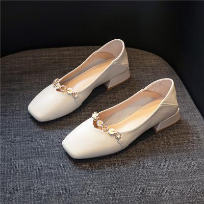 China Fashion Trend Improved Women Ladies Casual Mule Boat Shoes Chrysanthemum Chain Loafer Soft Leather Shoes for sale