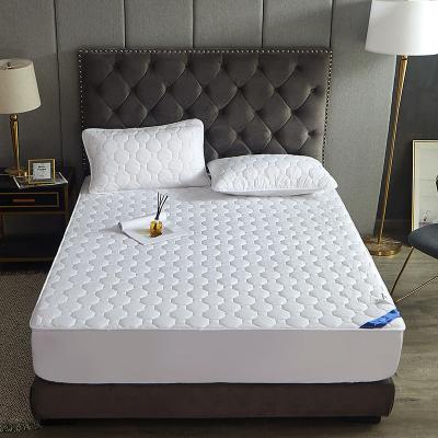 China Wholesale Hotel Waterproof Custom Logo 360 Degree Package Mattress Protector Large Bedspreads for sale