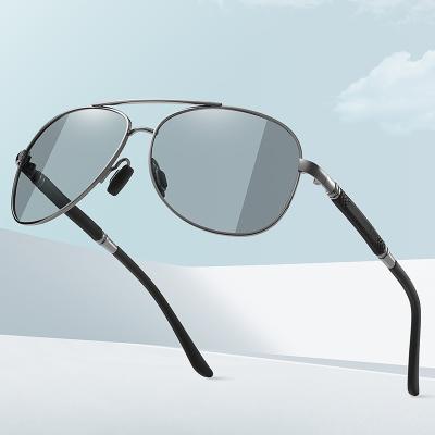 China Fashion sunglasses metal aviation polarized men's sunglasses color changing sunglasses sports driving glasses for sale