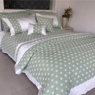 China Cozy Daisy Printing Bedspreads Polyester Throw Home Comforter Green Bedding Sets for sale