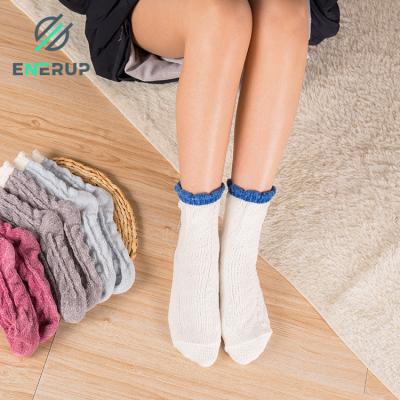 Chine Chaussettes en bambou moyennes pelucheuses de coton de Fuzzy Non Slip Slipper Socks à vendre