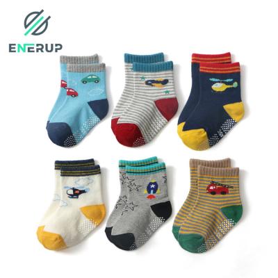 Chine Les enfants ont amorti les chaussettes sans couture des enfants d'Enerup de chaussettes d'équipage à vendre