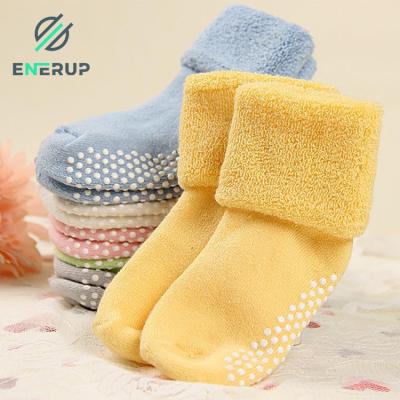 Chine Le bébé épais mou d'hiver cogne les chaussettes sans couture des enfants d'ECO à vendre