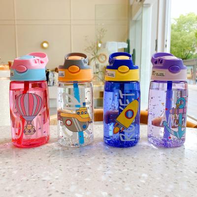 China Sustainable Outdoor Portable Kids School Water Sippy Cup Cartoon Baby Feeding Cups With Leakproof Straws Water Bottles for sale