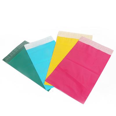 China OEM Styles Ups Mail Plastic Mailing Bag With Logos for sale