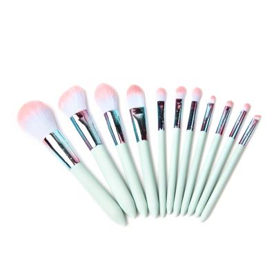 China Fan brush high-demand products to sell 11 manufacturers new shrill brush tail makeup brush for sale