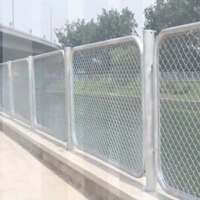 China Easy Installation Customized Galvanized Steel Construction Fence Grating Panels , Building Material Fencing for sale