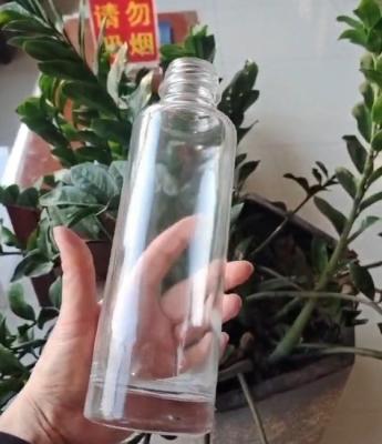 China 500 ml rundes Wasserbecher mit Edelstahldeckel und gewöhnlichem weißen Material zu verkaufen