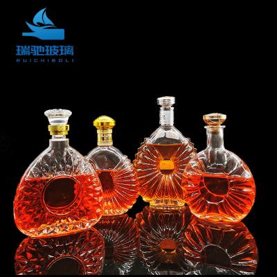 China Customize Sealing Type 500ml 700ml 750ml Whiskey Glass Vodka Bottle Empty Spirit Glass Bottle for sale