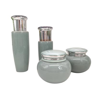 中国 Luxury ceramics skin care set Ice crack cream lotion ceramic jars and bottles 販売のため