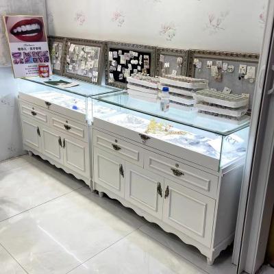 China Nakajima Luxury Modern Cabinet Jade Glass Counter Jewelry Display Jewelry Cabinet Boutique Accessories for sale