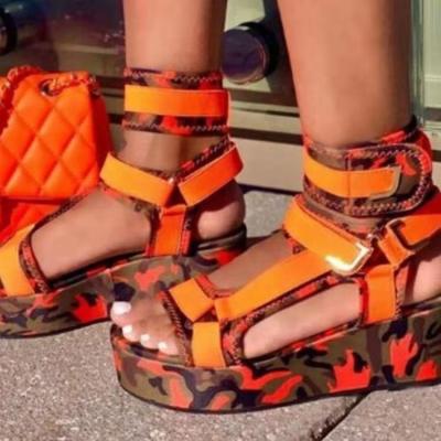 China Newest Fashion Trend 2021 Ready To Ship New Design Ladies Platform Shoes Wholesale High Quality Sandal Women Flat Shoes Women Beach Slippers for sale