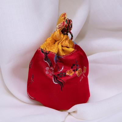 China Traditional Wholesale Custom Borre Freshing Handmade Tibetan Herbs and Spices Brocade Air Scented Perfume Sachet Bags for sale