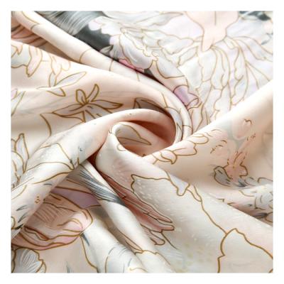 China 16/19/22/25 Mm Wholesale Breathable 114 Width Silk Fabric Digital Printed Silk Fabric for sale