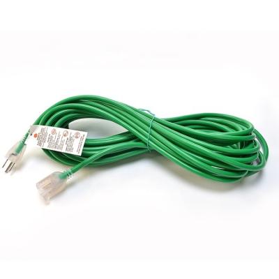 China Cabo de extensión exterior verde de 15 pies con enchufe con tierra de 3 puntas y 3 tomas de corriente eléctrica 16/3 SJTW Cable verde duradero en venta