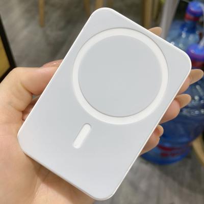 China 1:1 5000mAh Mobile Phone Power Bank Portable Fast Magnetic Wireless Charging External Battery For iPhone 13 12 13Pro 12Pro Max Mini Powerbank for sale