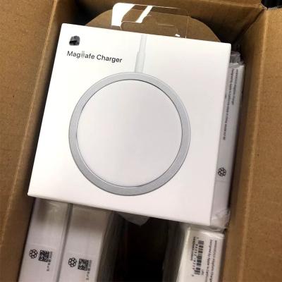 China Mobile Phone Original Qi Wireless Charger Portable 15w Fast Charging Ultra Thin Magnetic Fast Charging Wireless Charger for iPhone 12 and Ipad Charging for sale