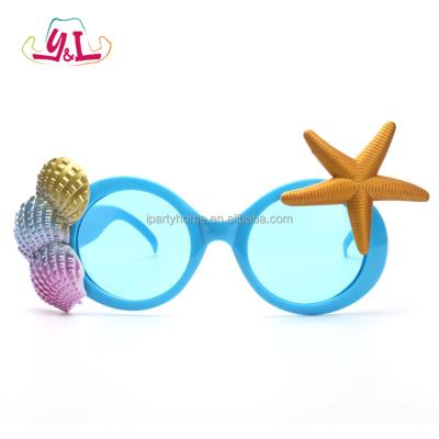 China Hot Picture New Arrivals Novelty Items Women Sun Glasses For Summer for sale