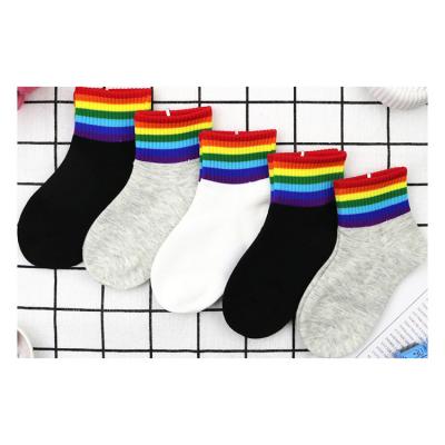 China Sporty Custom Logo Designer Socks Kids Cotton Crew Kids Rainbow Socks for sale