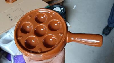 China De bruine en rode Ronde plaat van de 6 groeven ceramische escargot met handvatkleur kan worden aangepast Te koop